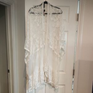 NWT Torrid One Size Plus Size Ivory Mesh Lace Ruana Embroidery Wedding Spring